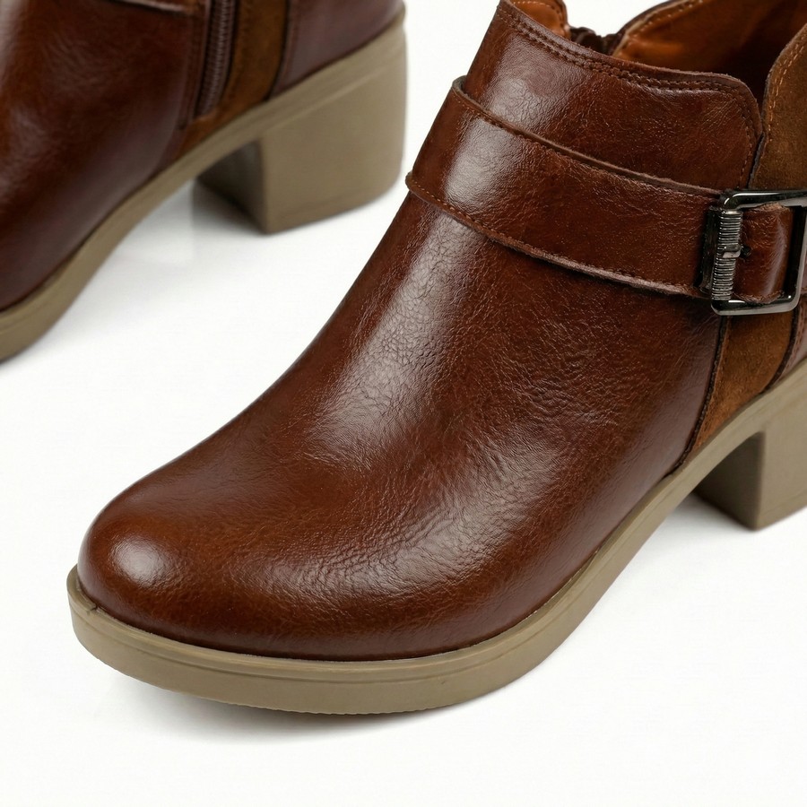 شوز حريمي جلد إيطالي مستورد لون هافان متطعم بالشمواه ونعل بلوتان طبي خفيف مع كعب 4 سم